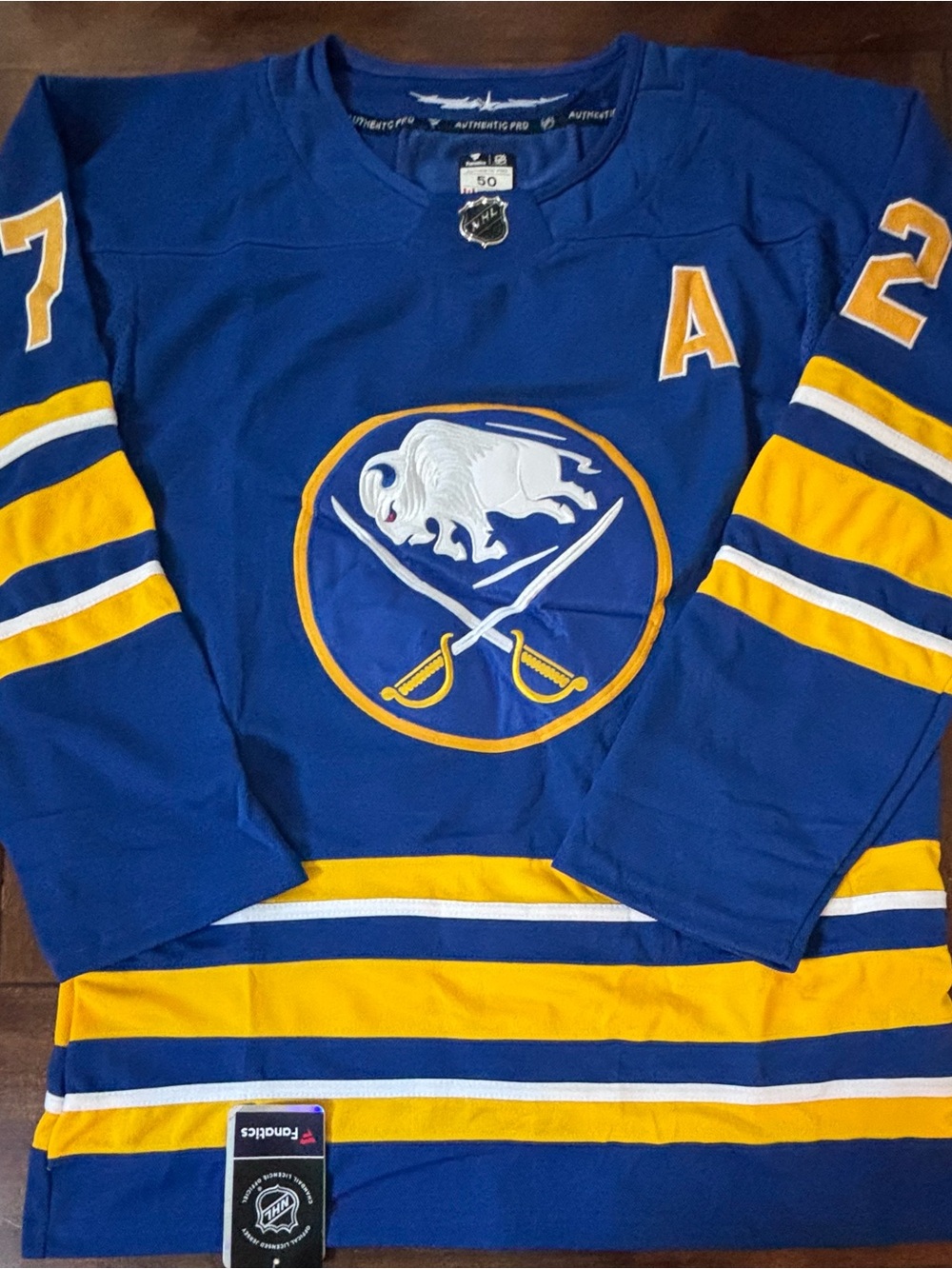 Buffalo Sabres Tage Thompson Home Jersey Adult Medium (50) NWT